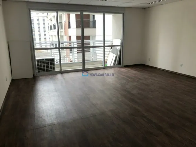 Oportunidade Estratégica: Sala Comercial no Coração do Campo Belo
