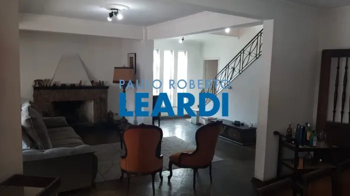 CASA ASSOBRADADA - ACLIMAÇÃO - SP