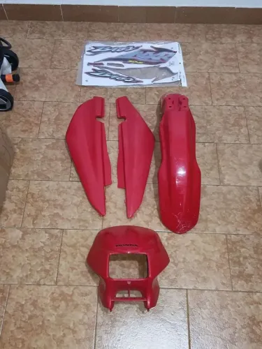 Paralama, laterais e frente ORIGINAIS. Bross 125 + Adesivos do tanque