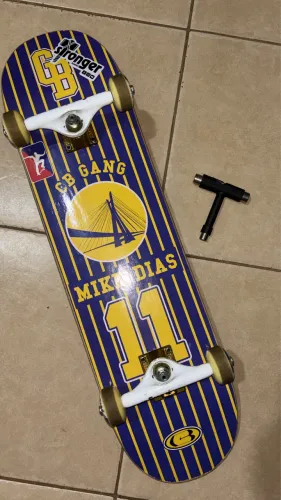 Skate Montado com pouco uso - Ótimo para iniciantes