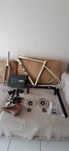 Quadro Gravel GTA Across