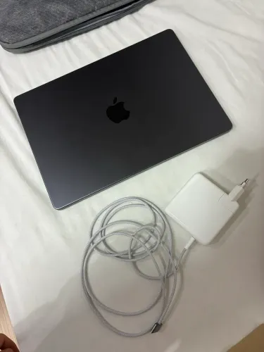 MACBOOK M4 PRO 24gb ram 512 SSD