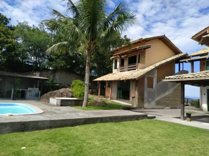 Casa em Rua Leonel Pereira - Cachoeira do Bom Jesus - Florianópolis/SC