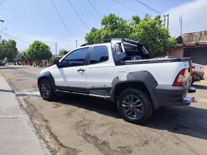 Fiat Strada Adventure1.8/ 1.8 Locker Flex CD 2010