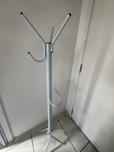 Cabideiro de Chão Metálico Branco