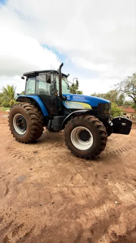 Trator New Holland TM 7010