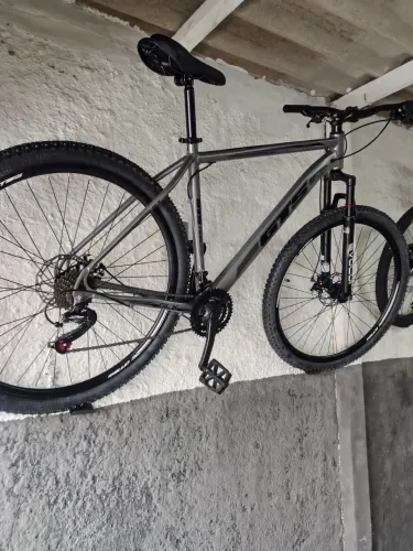 Bicicleta GTS aro 29 21v freio a disco e velocimetro