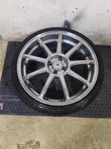Roda 18 infinit cromadas