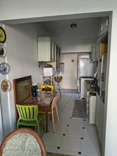 2 quartos + 1 quarto e banheiro de serviço, frente, sol da manhã, Parque Moscoso - Vitória