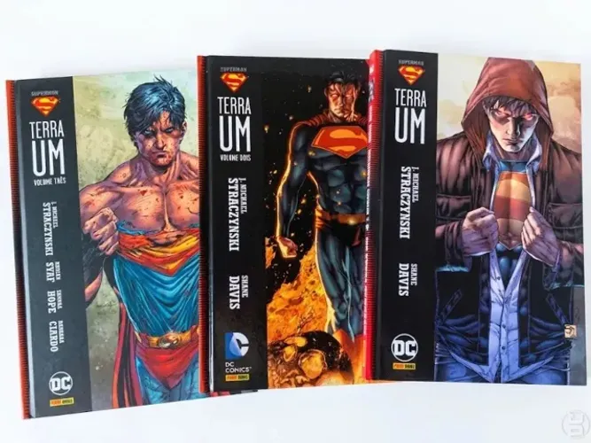 Coleção Quadrinho Superman Terra Um