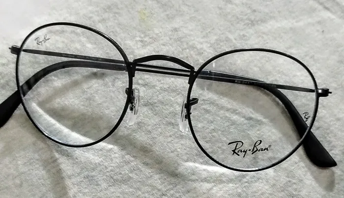 Armação para óculos de grau novo nunca usado marca Ray-ban cor preto 