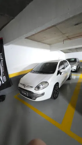 Fiat Punto Essence 1.6 Flex 16V 5P 2013
