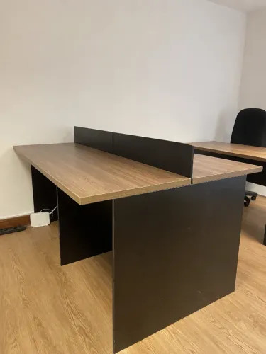 Mesa de Trabalho Dupla em MDF - Excelente Estado