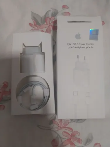 Vendo carregador de iPhone zerado tipo c?