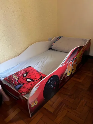 Cama infantil CARROS