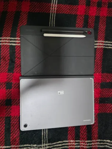 Tablet Samsung novinho com caneta e capa de proteção