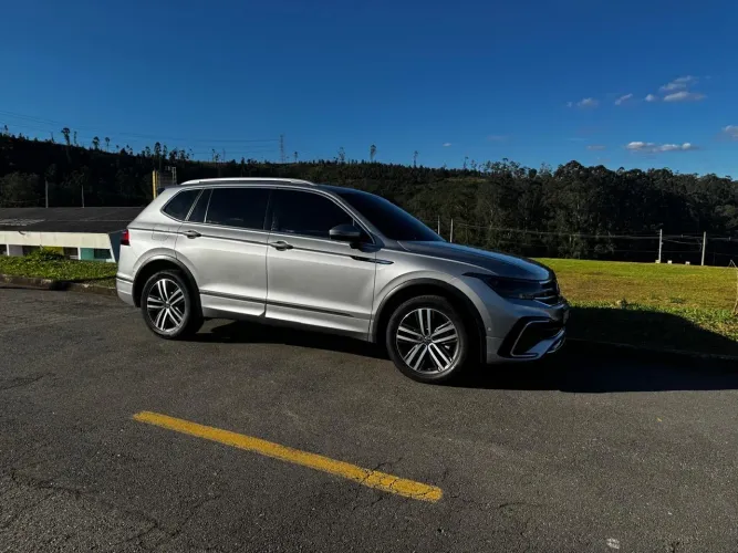 Volkswagen Tiguan Allspac R-line 300 TSI 2.0 2024