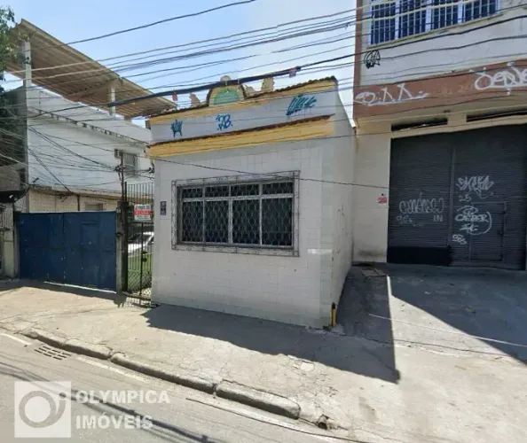 Sobrado com 1 quarto, cozinha e banheiro - São Cristóvão