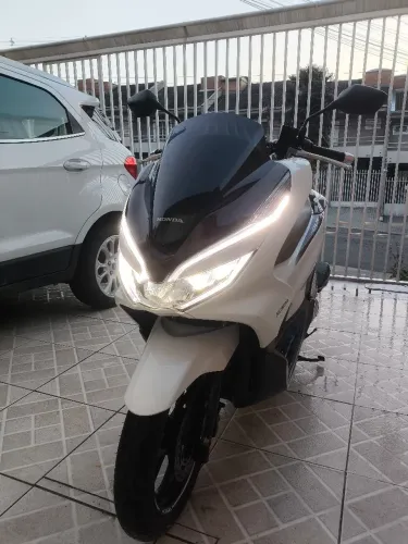 HONDA PCX DLX - SEGUNDA DONA