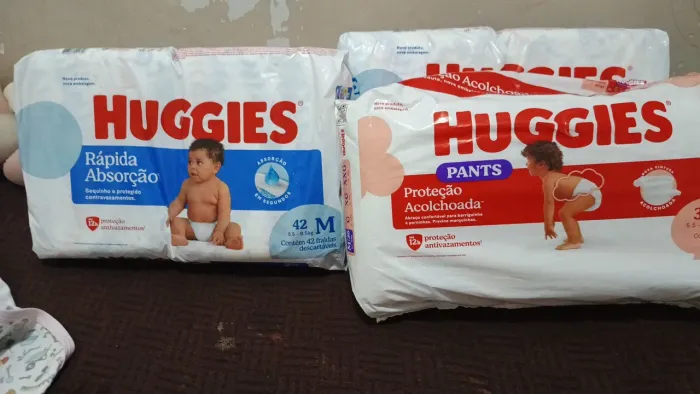 Fralda Huggies  45,00 cada