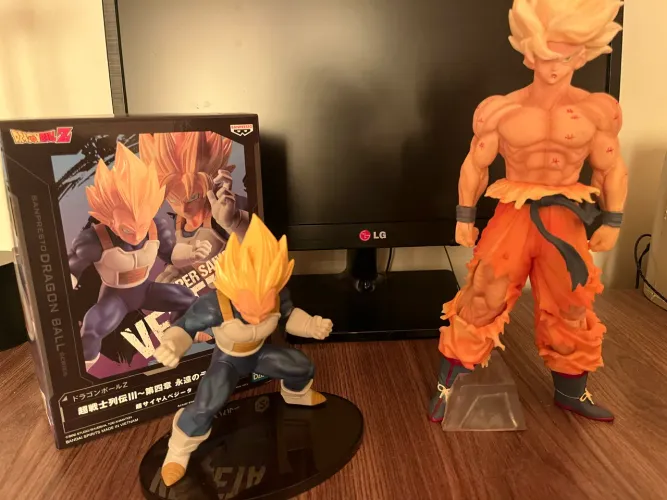 Super Saiyajin Vegeta e Super Saiyajin Goku