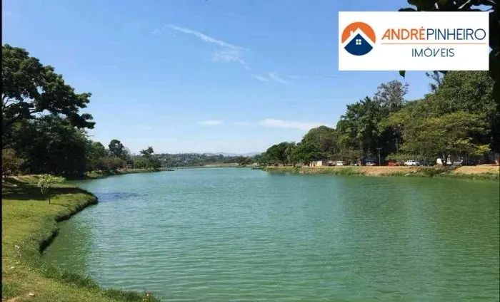 Área de 3.697m² na Orla da Lagoa da Pampulha 100 Metros de Frente