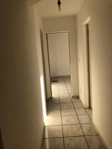 Apartamento com três quartos