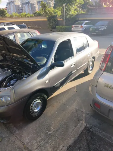 Renault Clio Sed. Authentique Hi-flex 1.0 16V 4P 2007