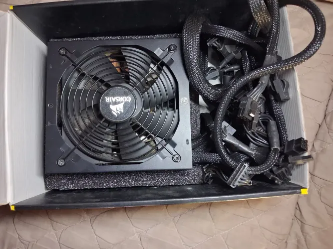 Fonte corsair cx750w