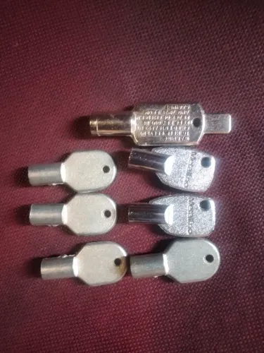 Lote com 7 chaves para freezer e geladeira 