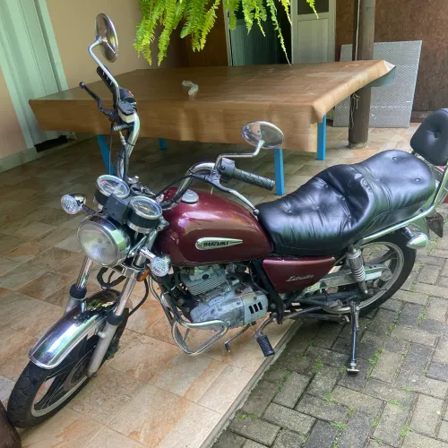 Moto Suzuki Intruder 125