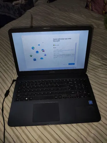 Notebook Samsung (SSD120GB, 8GB RAM DDR4)