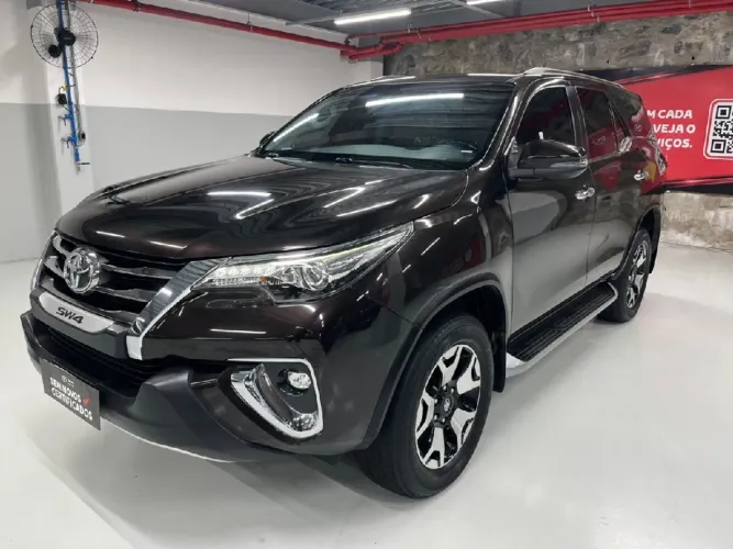 Toyota Hilux SW4 Diamond 2.8 TB 4X4 Die. Aut. 2020