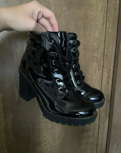 Coturno feminino preto (Tiffany)