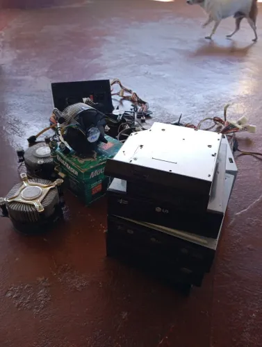 Cooler , fonte e drive cd para retirada de pecas