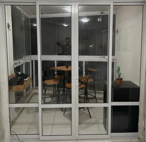 vendo porta de alumínio