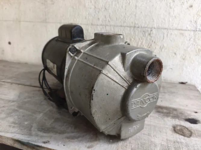 Bomba autoaspitante Dancor 1 CV