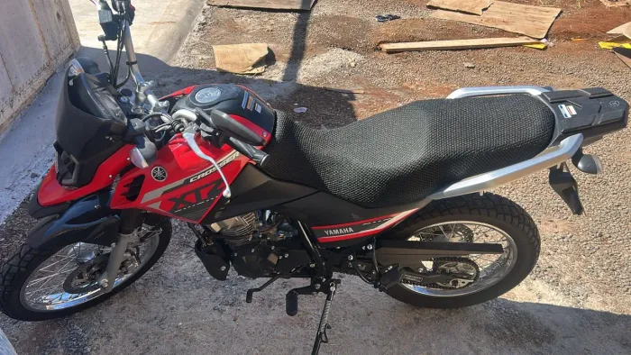 Crosser 150 2025 vendo ou troco