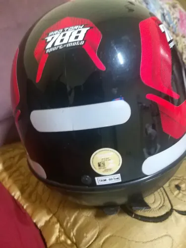 Desapego de capacete pra moto