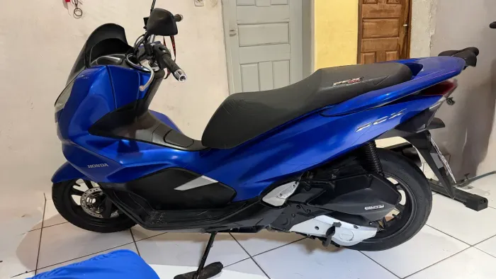 Honda PCX azul 2022