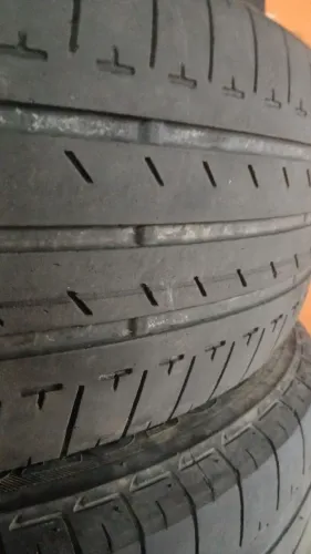 2 pneus 195/65/15 Bridgestone $90 cada