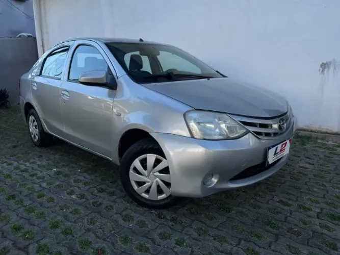 Toyota Etios X Sedan 1.5 Flex 16V 4P Mec. 2015