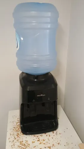 Bebedouro de Mesa para Garrafão Britânia Preto BBE12P Bivolt