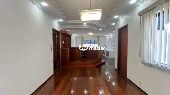 Casa para aluguel, 4 quartos, 1 suíte, 2 vagas, Zona Central - Rio Claro/SP