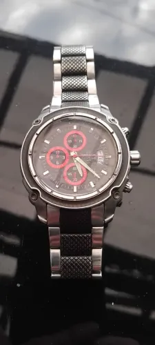 Vendo Relógio SECULUS todo original, caixa, pulseira e vidro.