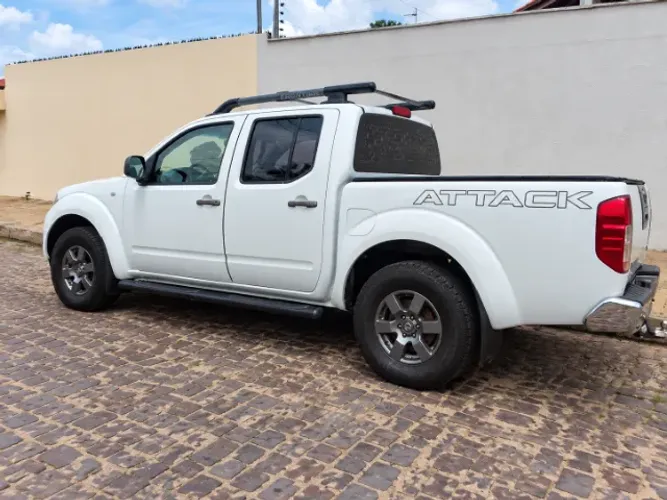 Nissan Frontier SV At.cd 4X4 2.5 TB Diesel Mec. 2014