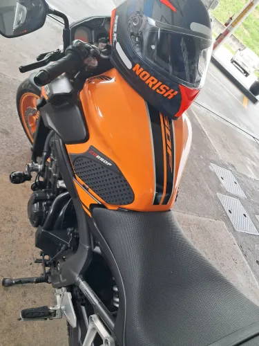 Vendo CB 650f zerada