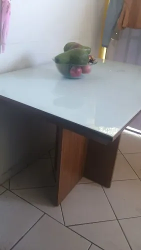 Mesa sem cadeira 