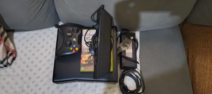 Xbox 360 Completo, 2 Controles, Jogos, Kinect