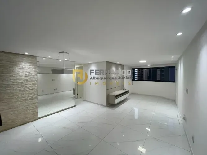 Apartamento na Ponta Verde, Nascente, 3 qts + DCE,  Porcelanato, Armários, Ar condicionado